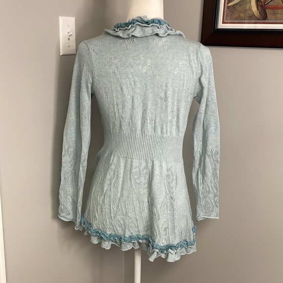 GUINEVERE Anthropologie Ruffle Romantic Cardigan Two Toned Blue Size Medium - Picture 4 of 7